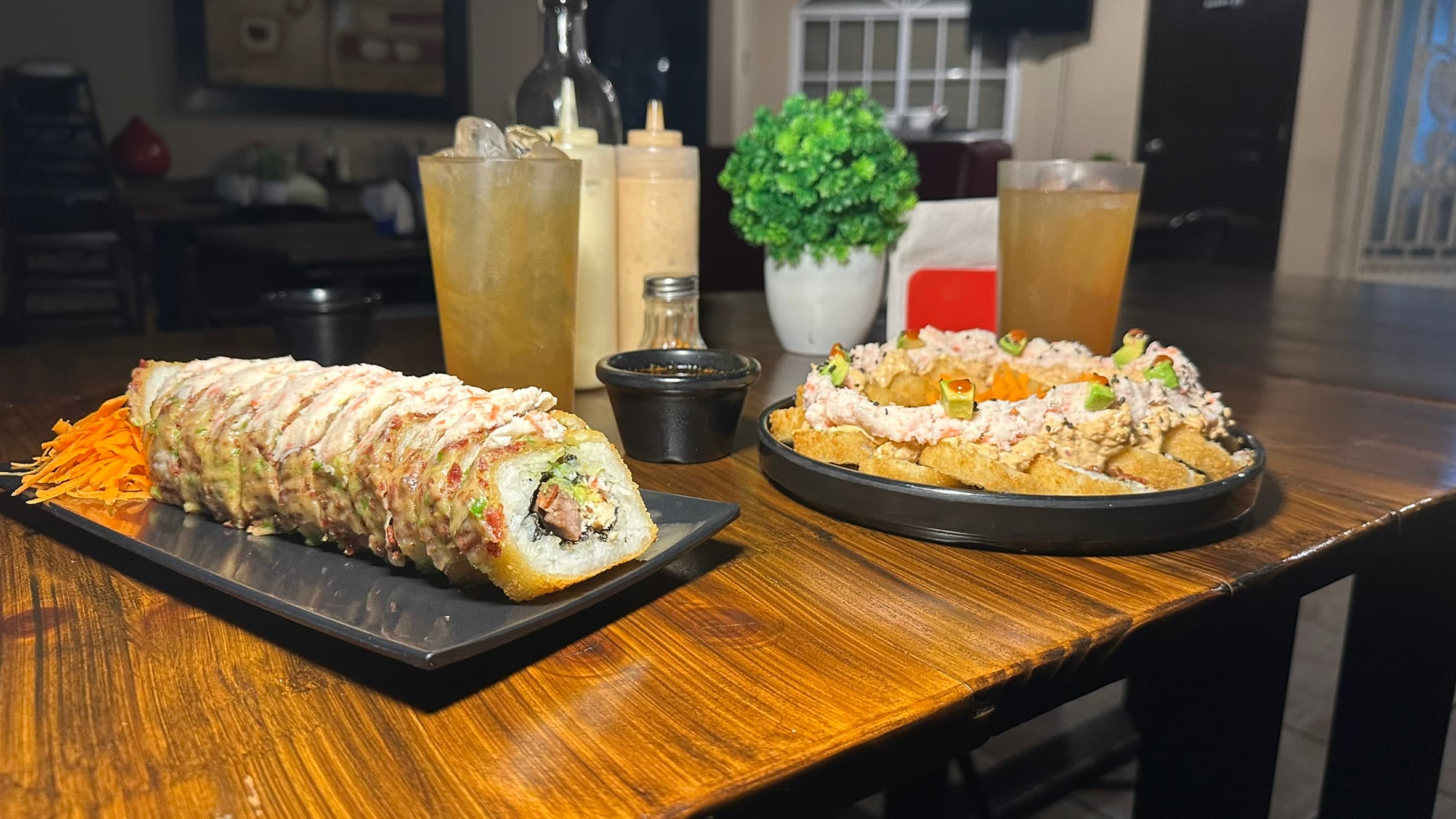 Interior del local de Aroll Sushi